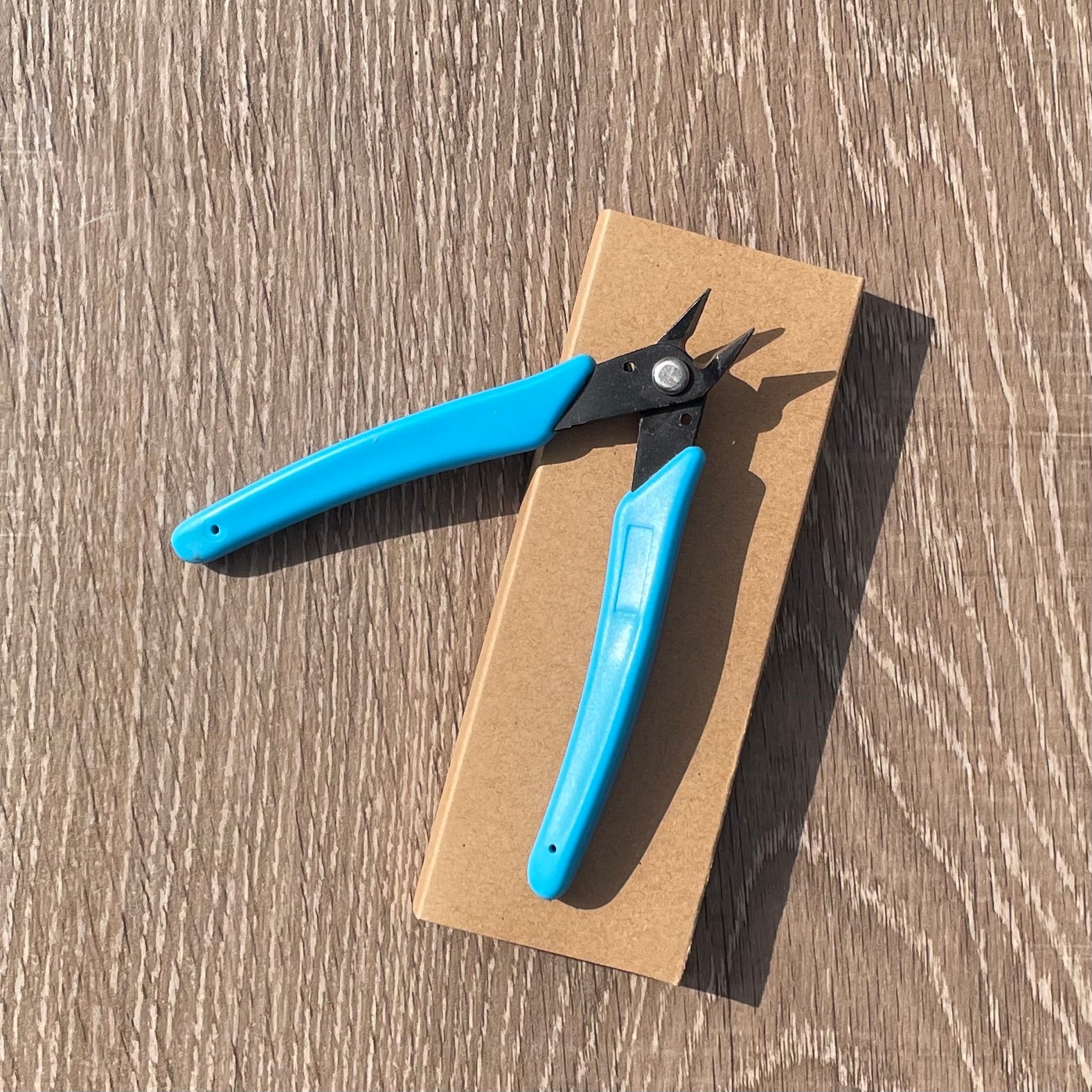 Spring Loaded Wire Cutters by Naturevape - Naturevape Ltd